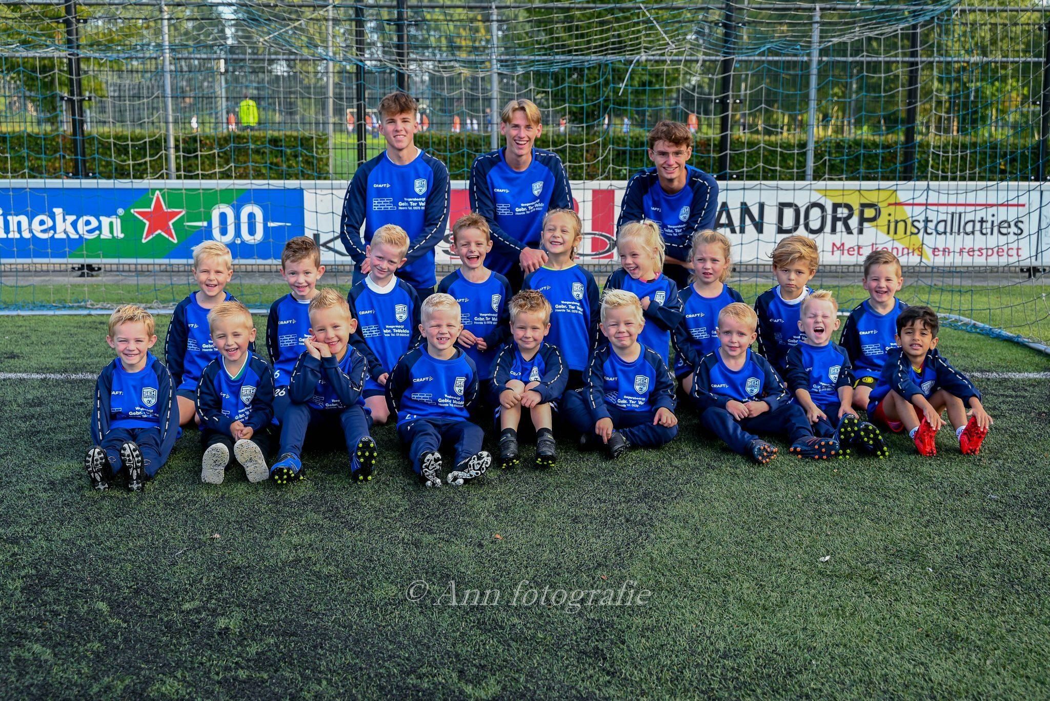 alle spelers minipups najaar  met begeleiders